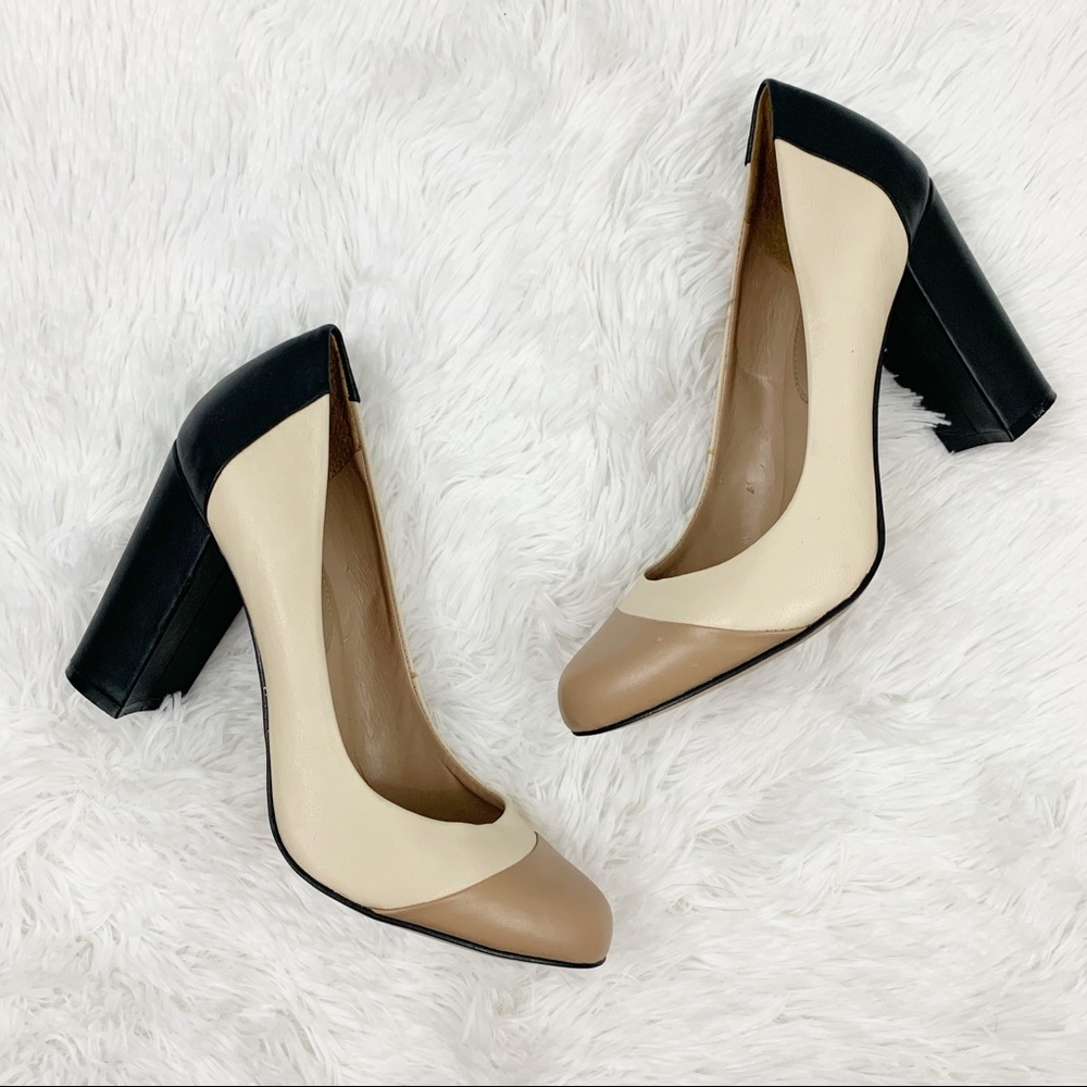 BANANA REPUBLIC • Tan & Black Color Block Heels
